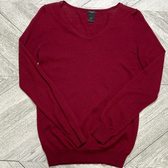 Ann Taylor Burgundy Sweater - Picture 1 of 4